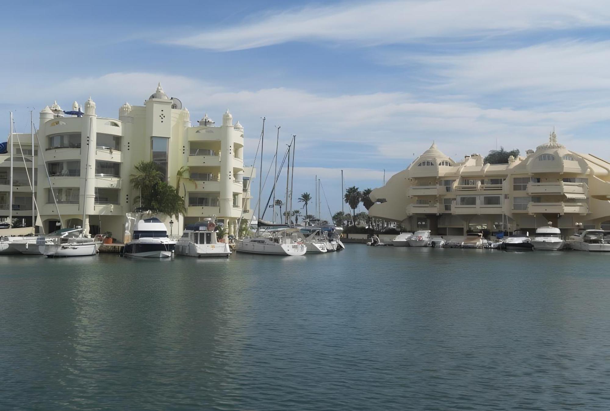 Next To Puerto Marina And The Beach Benalmádena Exterior foto